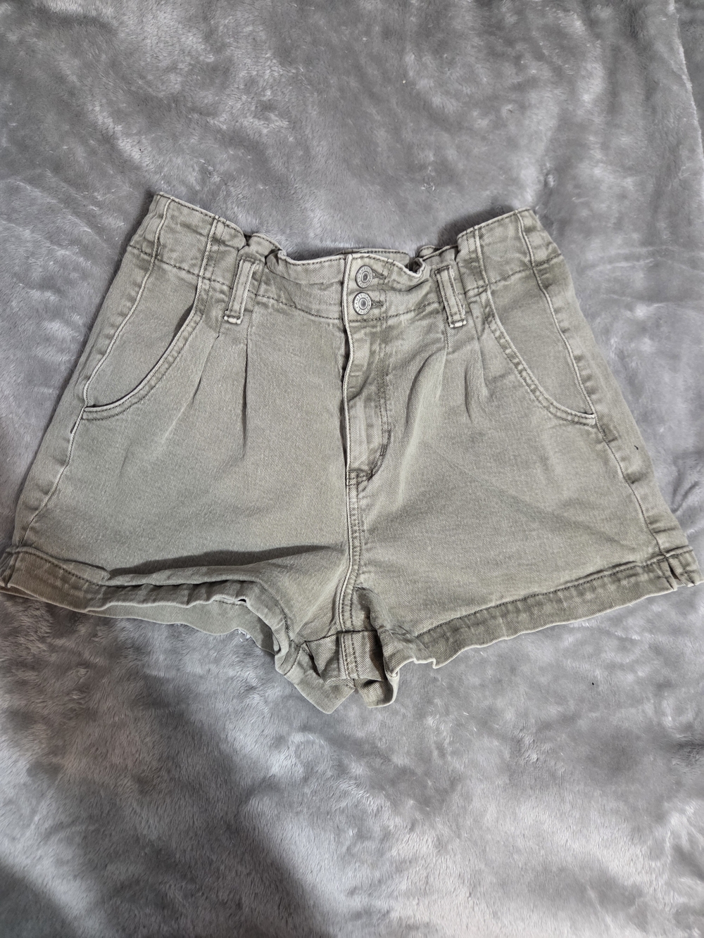 American Eagle High-Waist Olive Utility Shorts for Women